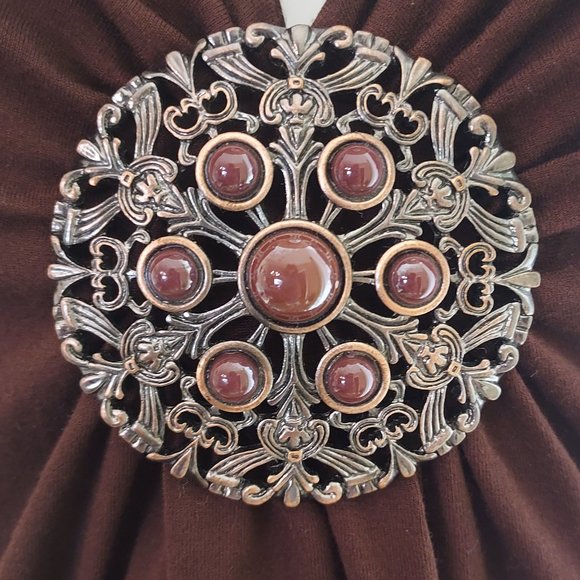 Beautiful Chestnut Brown Halter Top with Medallion: Rayon: Size M - Picture 5 of 10